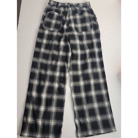 Kendall & Kylie Black and White Plaid Wide Leg Pants - Picture 3 of 9
